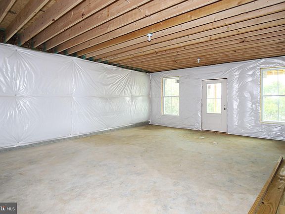 Inspiration 2064 - Basement