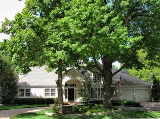 7030 Belinder Rd, Prairie Village, KS 66208