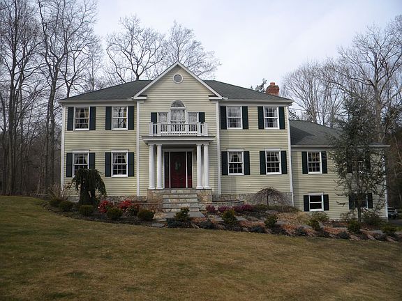 2nd image of 4 Golden Hill Ln