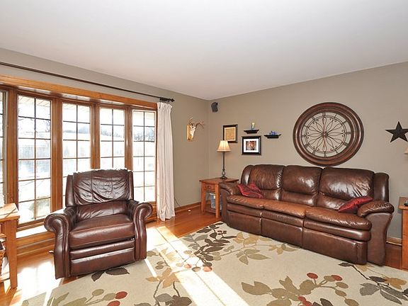 2nd image of 2806 Coventry Ln