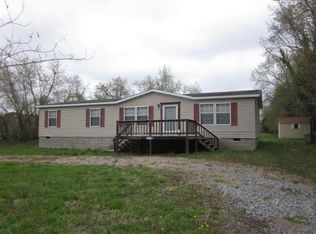194 Old School St, Weems, VA 22576