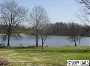 2086 Shannon Dr, Gastonia, NC 28054