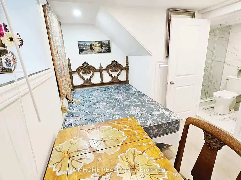 28 Castle Harbour Ln W #BASEMENT — Photo 13