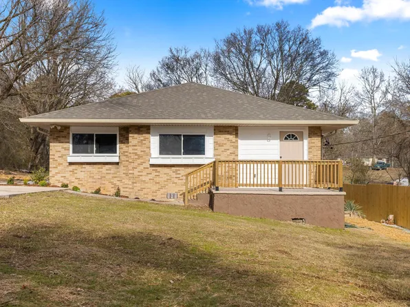 1601 Dallas Lake Rd, Hixson, TN 37343