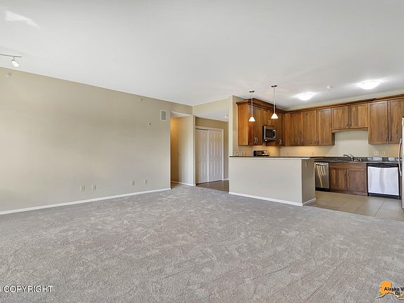 4th image of 101 W 13th Ave #104