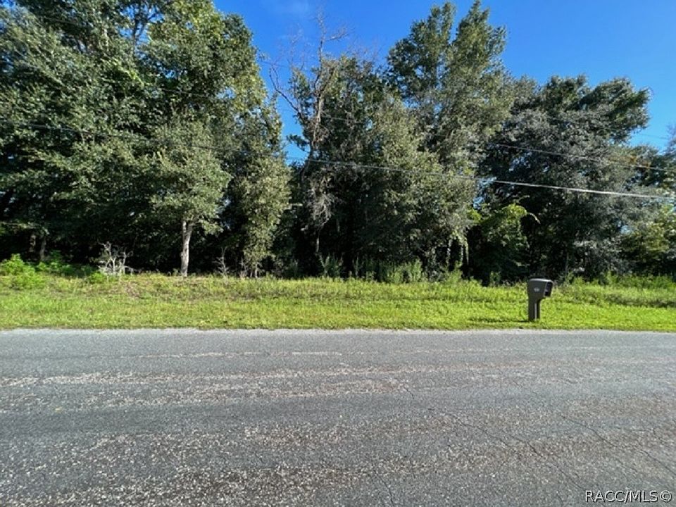 2nd image of 703 E Dunbar Ln