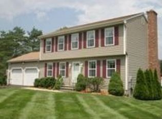 560 Thrall Ave, Suffield, CT 06078