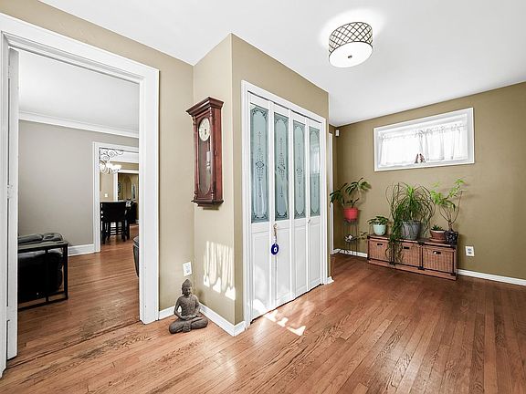 4th image of 45-20 156th St