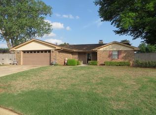 41 Shady Meadow Way, Chickasha, OK 73018