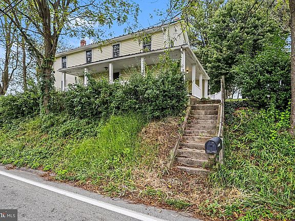 3rd image of 4545 E Prospect Rd