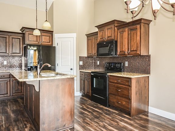 5th image of 3780 Brighton Dr