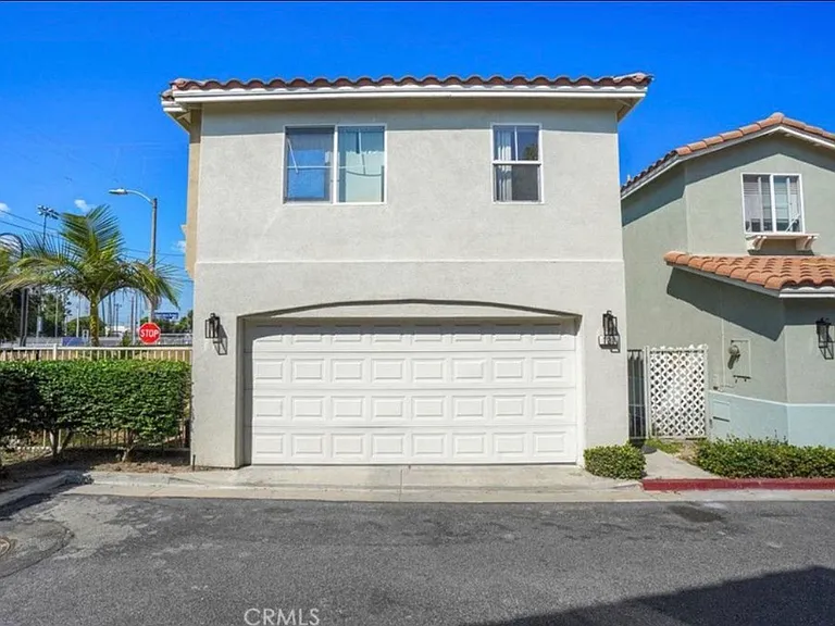 120 Gabriel Garcia Marquez St — Photo 8