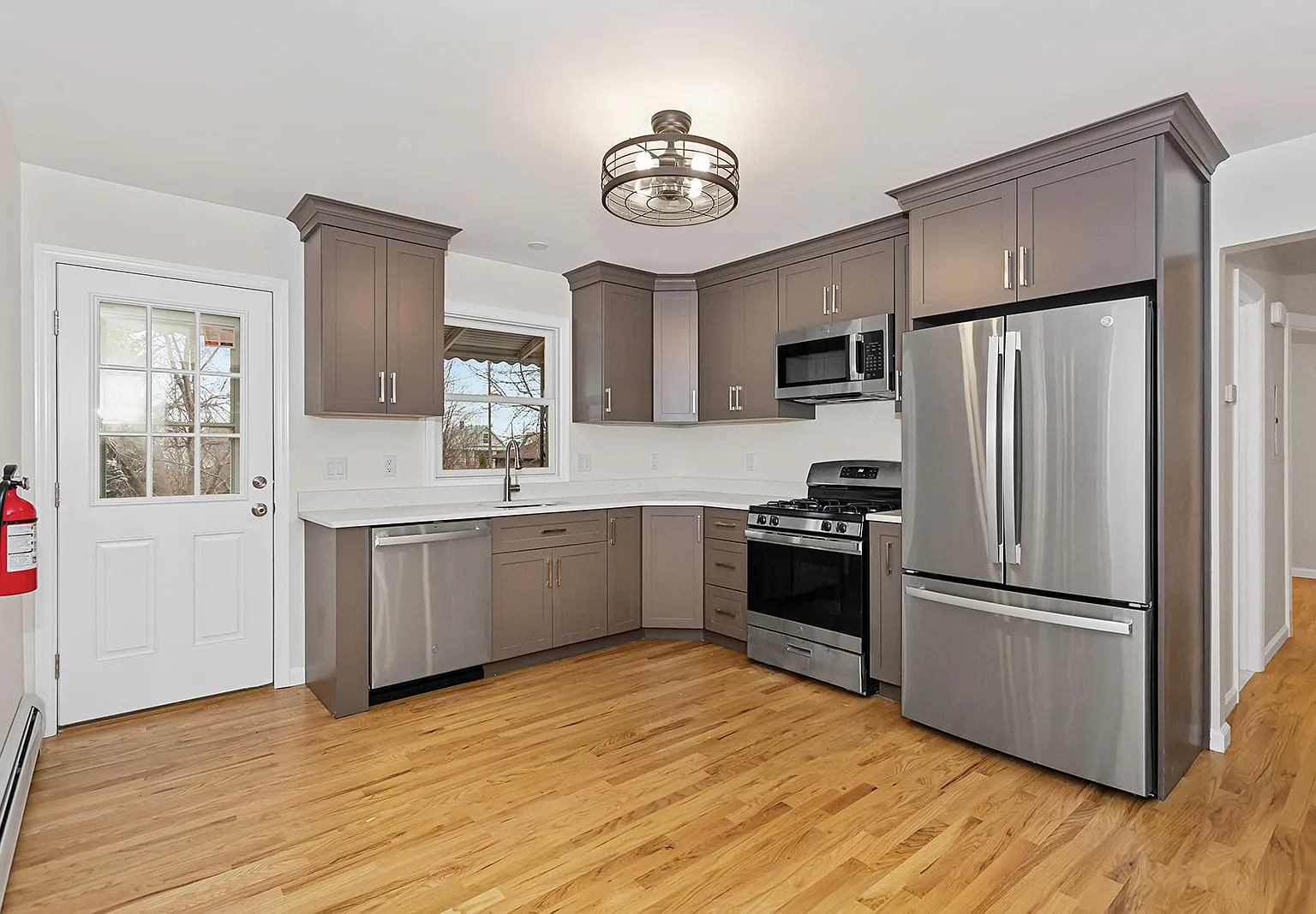 2 bed, $2,800 — Photo 3