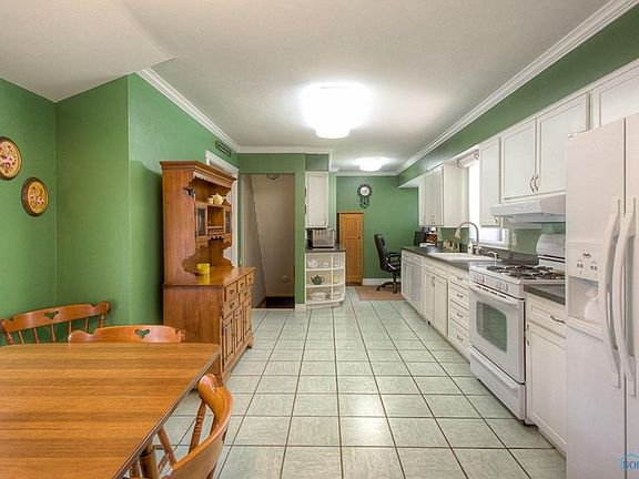 5th image of 3015 Isha Laye Dr