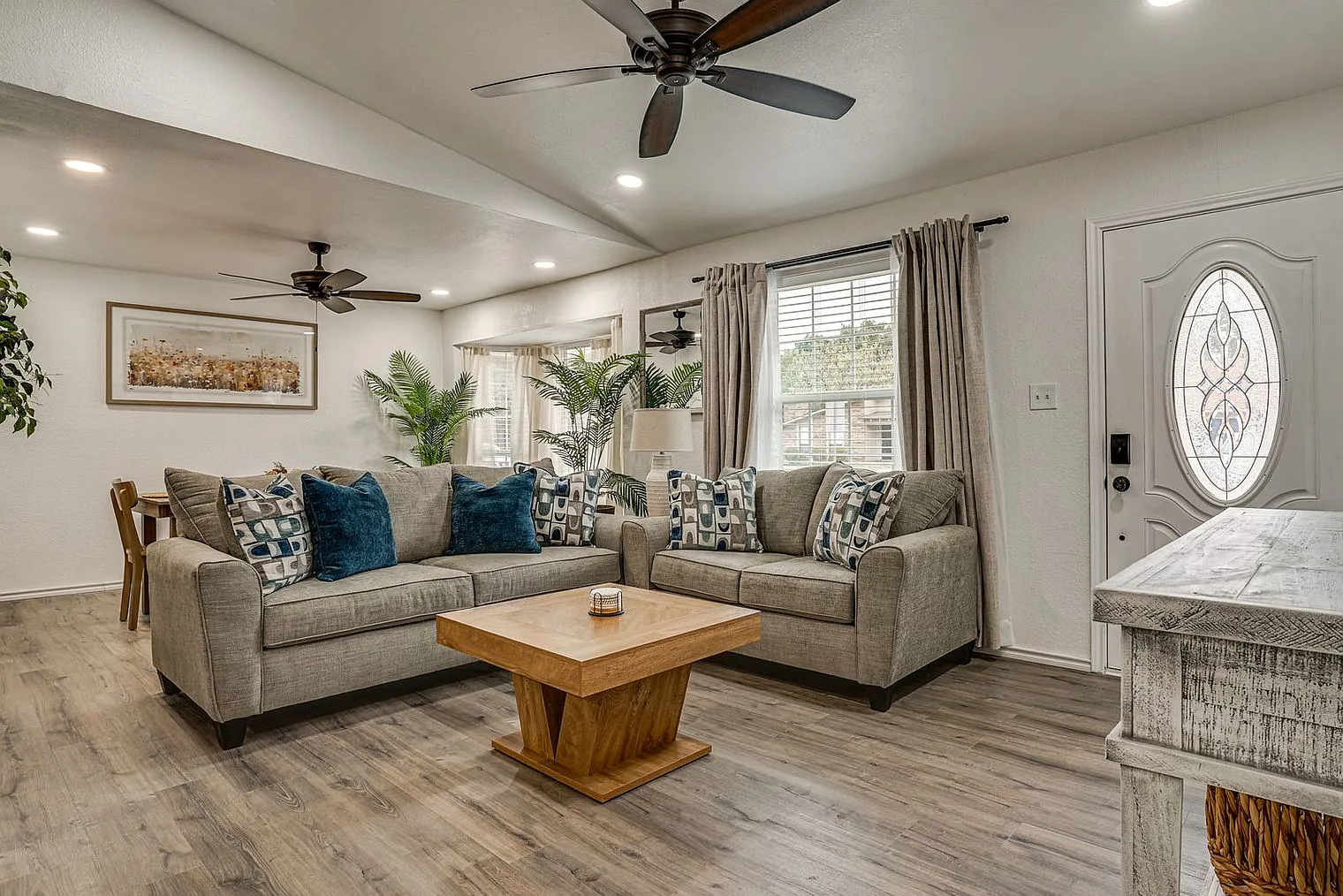 3 bed, 2.0 bath, 1227 sqft, $3,308 — Photo 3