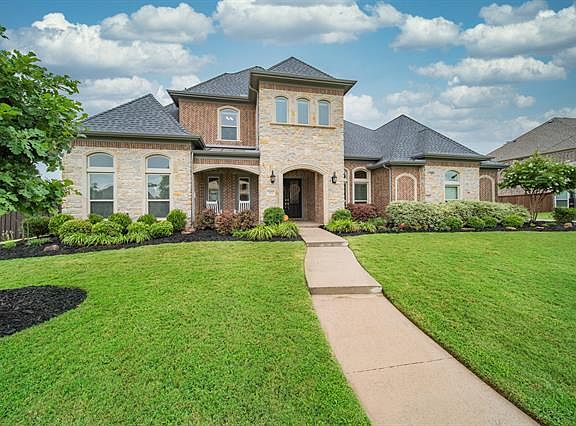 3rd image of 1821 Cypress Lake Ln