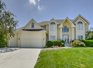 17217 T Cir, Omaha, NE 68135