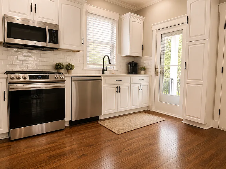 25 E Summit St — Photo 14