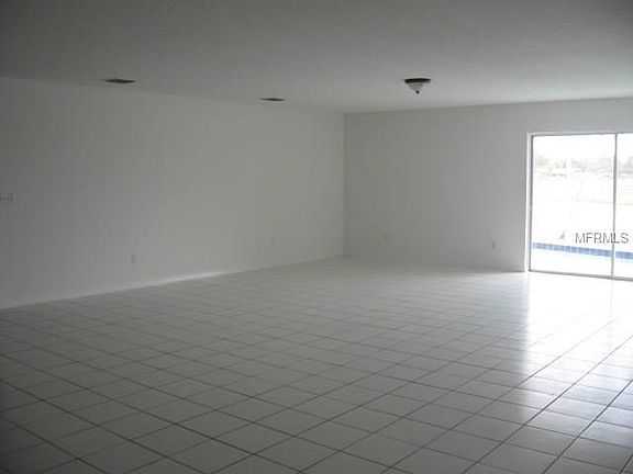 3rd image of 510 Elkwood Ct