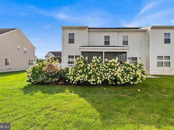 3rd image of 34431 Bronze St
