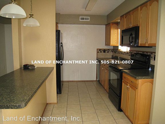 5th image of 2608 Elwood Pl NE