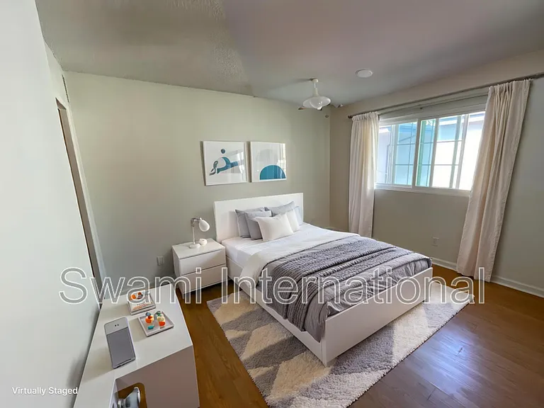 1535 W 102nd St #6 — Photo 20