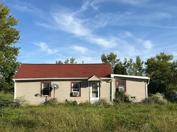 30938 Hild Rd, Mackinaw, IL 61755