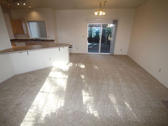 2nd image of 9912 NE 134th Ct Townhome 9910