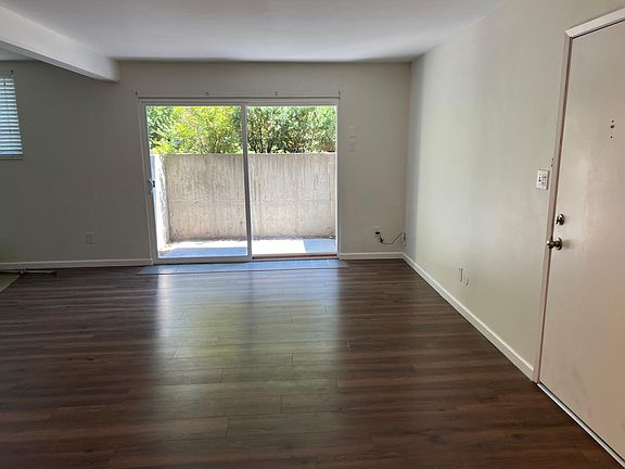 3rd image of 1174 S Foothill Dr