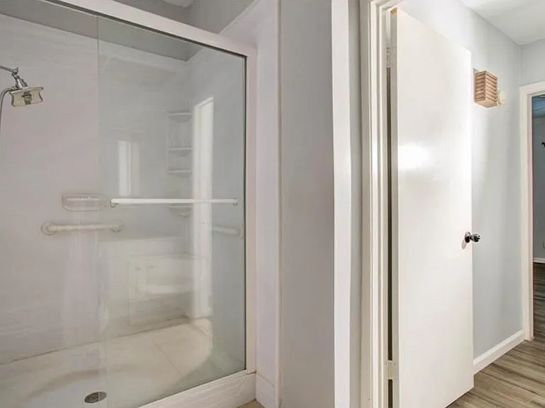 11711 Memorial Dr #381 — Photo 12