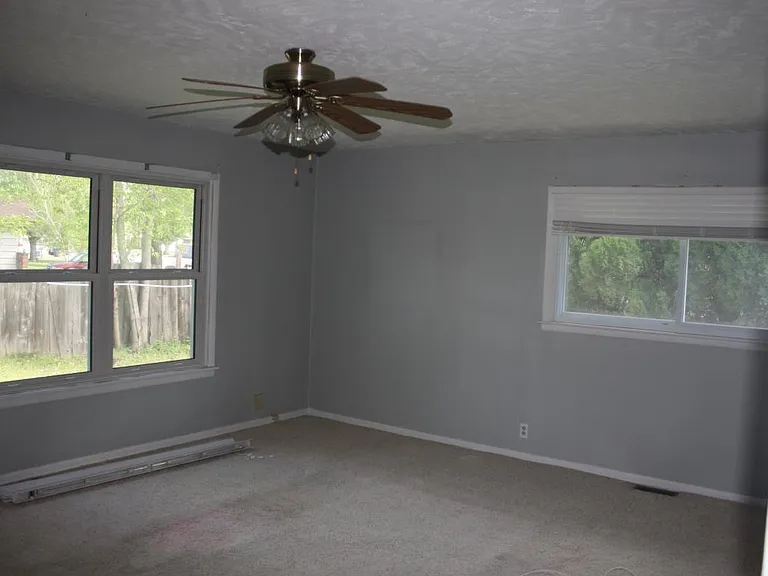 722 E Park Lane St — Photo 2