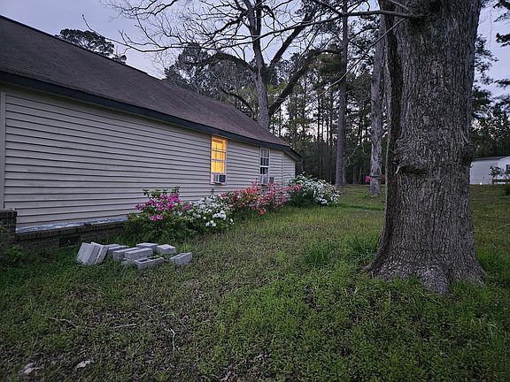 2nd image of 3145 E State Highway 106