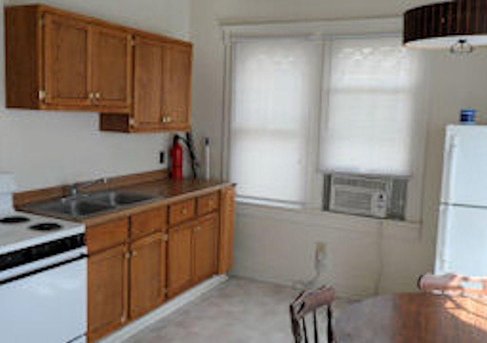 2nd image of 501 Broadway St APT 2