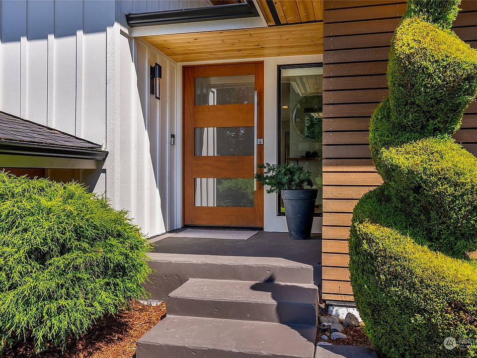 2nd image of 10101 43rd Street Ct E