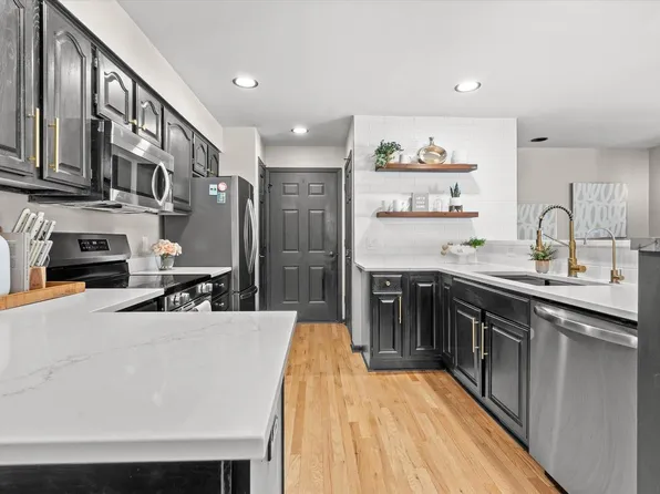 2293 A Circle Ridge, Delafield, WI 53018