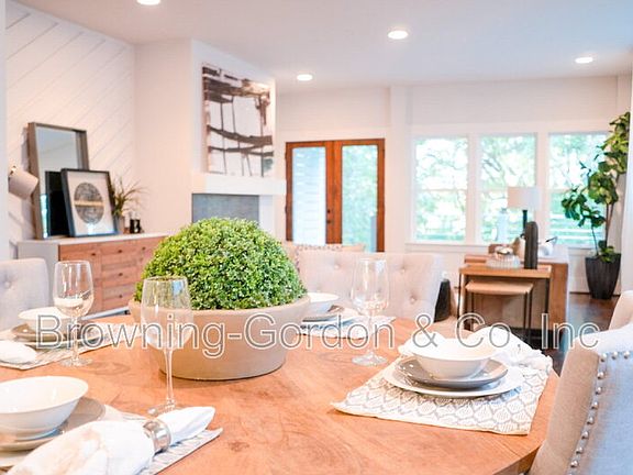 5th image of 2156B Byrum Ave