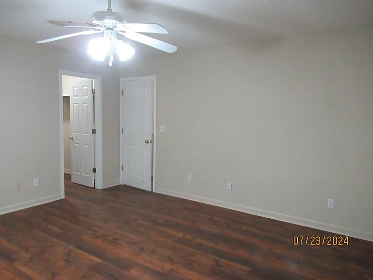 3590 Oleander Dr — Photo 14
