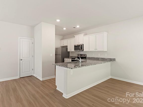 4th image of 3540 Clover Valley Dr