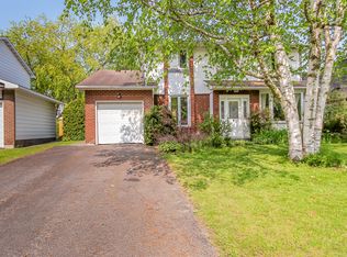 56 Northpark Dr, Ottawa, ON K1B 3R8