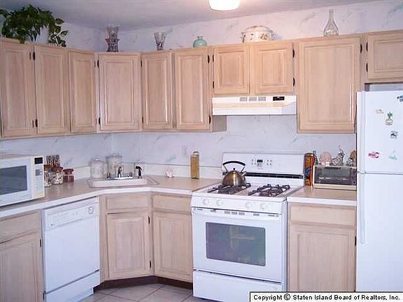4th image of 528 Nugent Ave