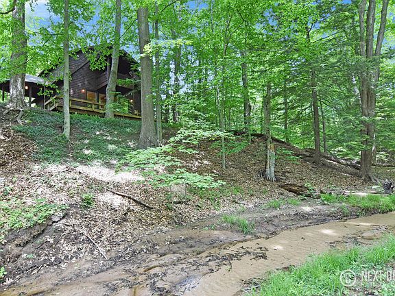 3rd image of 9132 Brookwood Cir