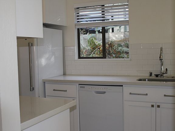 4th image of 48 Lyford Dr APT 3