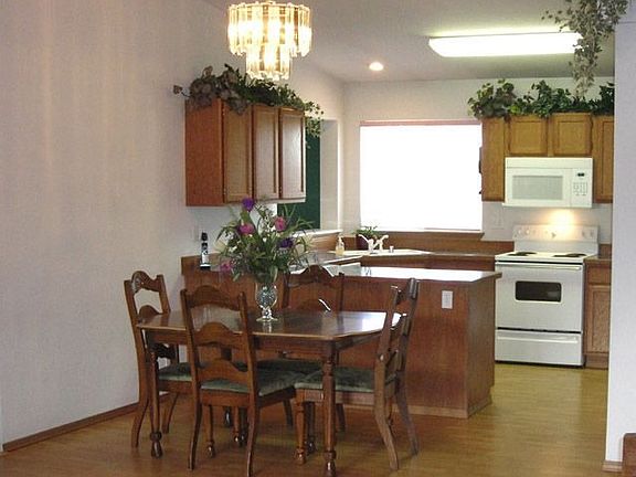 Open Kitchen & Dining 