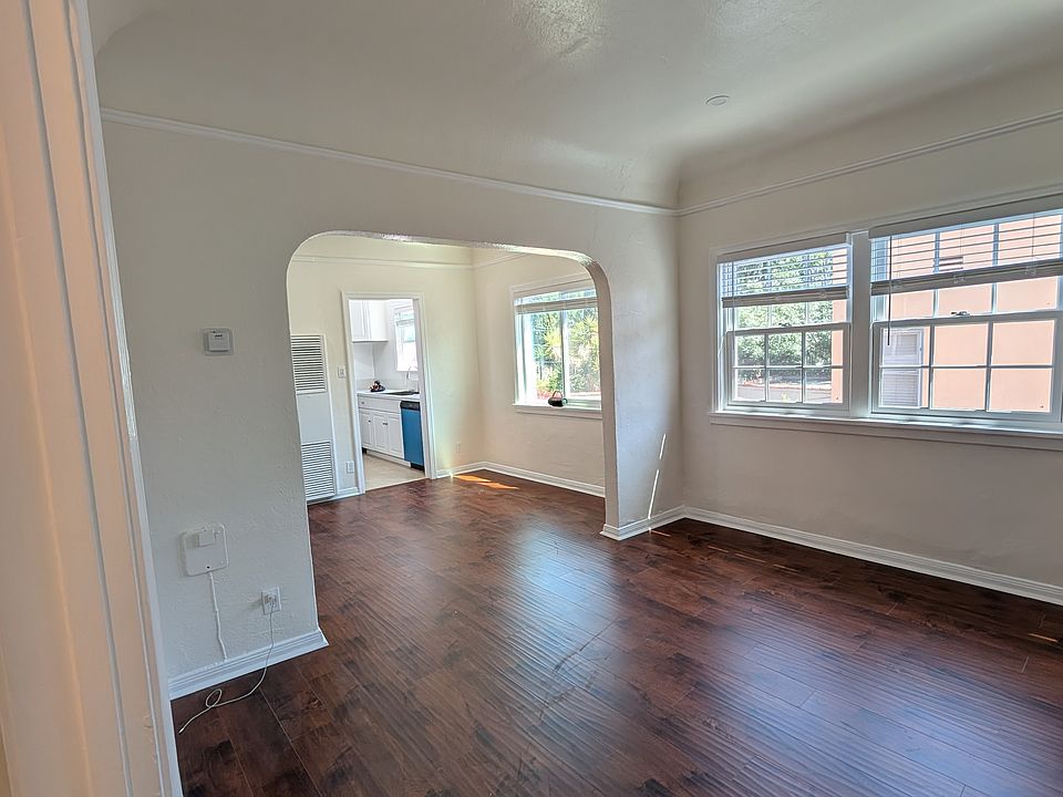 1st image of 1054 1/2 S Carmona Ave #1
