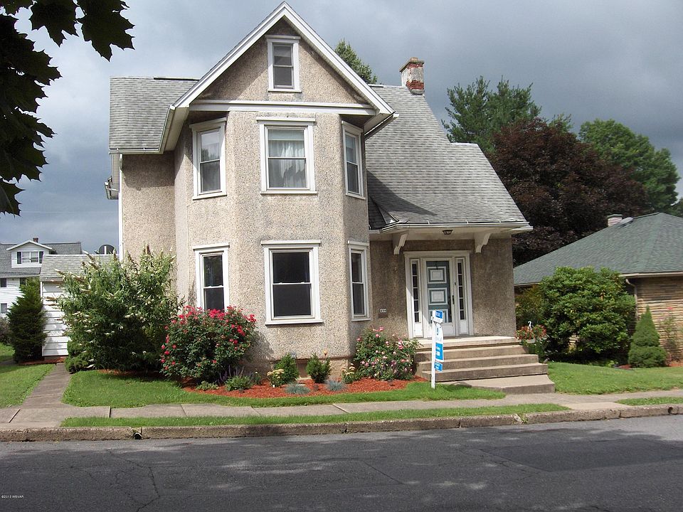 1st image of 430 Percy St S