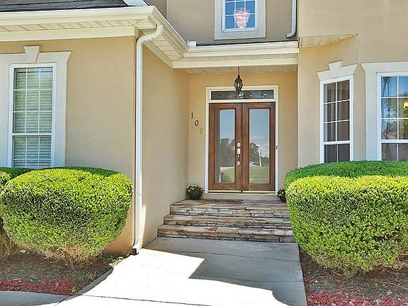2nd image of 109 Cottonwood Pl