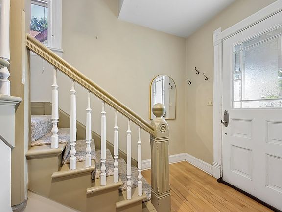 4th image of 537 Ferdinand Ave