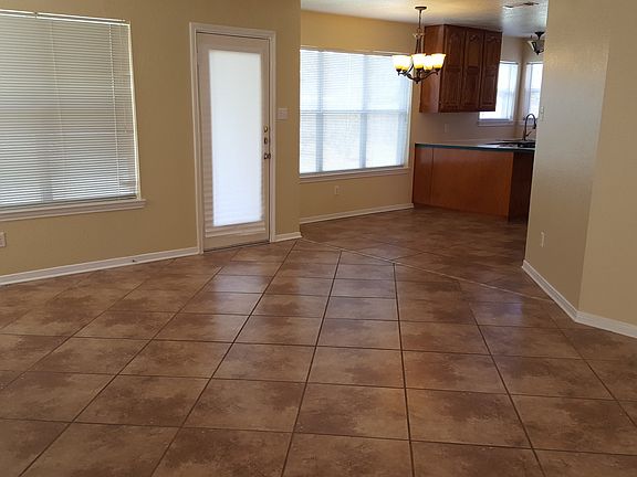 4th image of 608 Paintbrush Dr