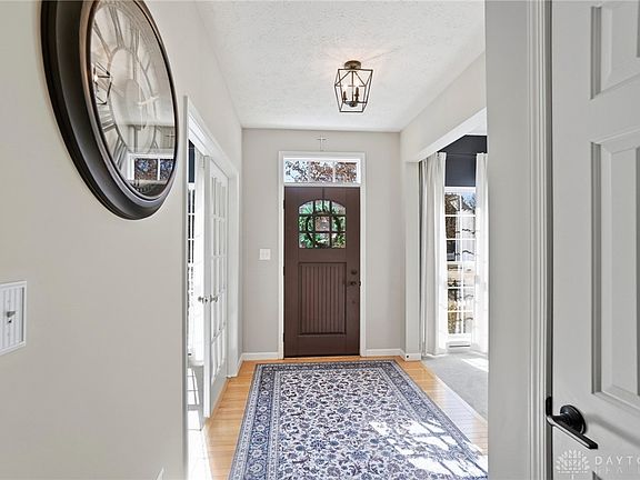 3rd image of 9759 Cobblewood Ct