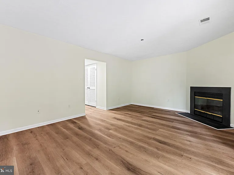 2615 Chivalry Ct — Photo 46
